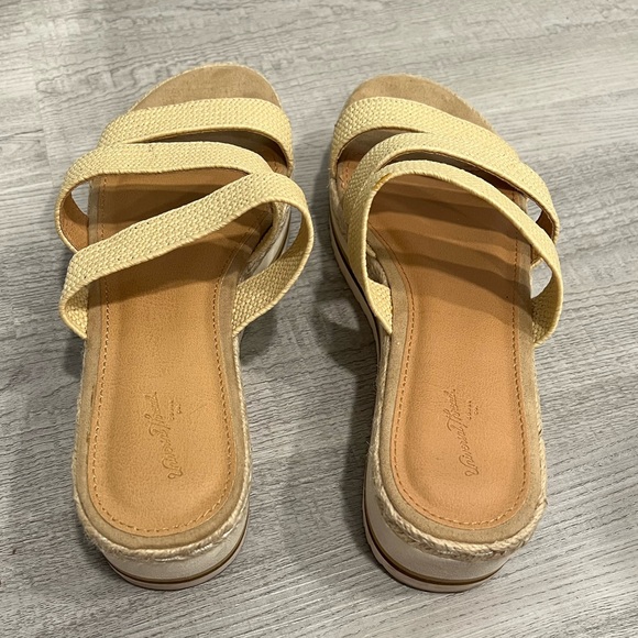 Platform Sandals - Picture 3 of 4